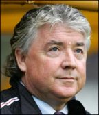 Kinnear to stay as Newcastle manager for another month 